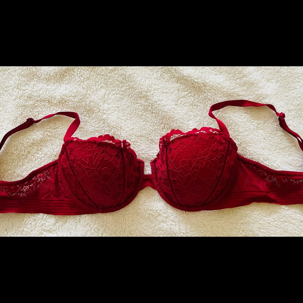 Victoria’s Secret very sexy uplift balconet red lace bra. 36 C.  Like new